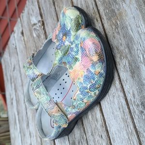Klogs Ladies velcro strap, floral, leather low sandals/clogs  Sz.9